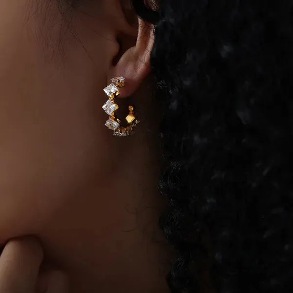 Gold_C_Diam_Stud_Earrings_For_Women